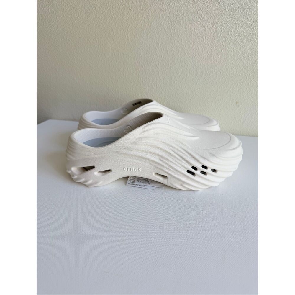 Crocs Echo Wave Men's size 8 Women’s 10